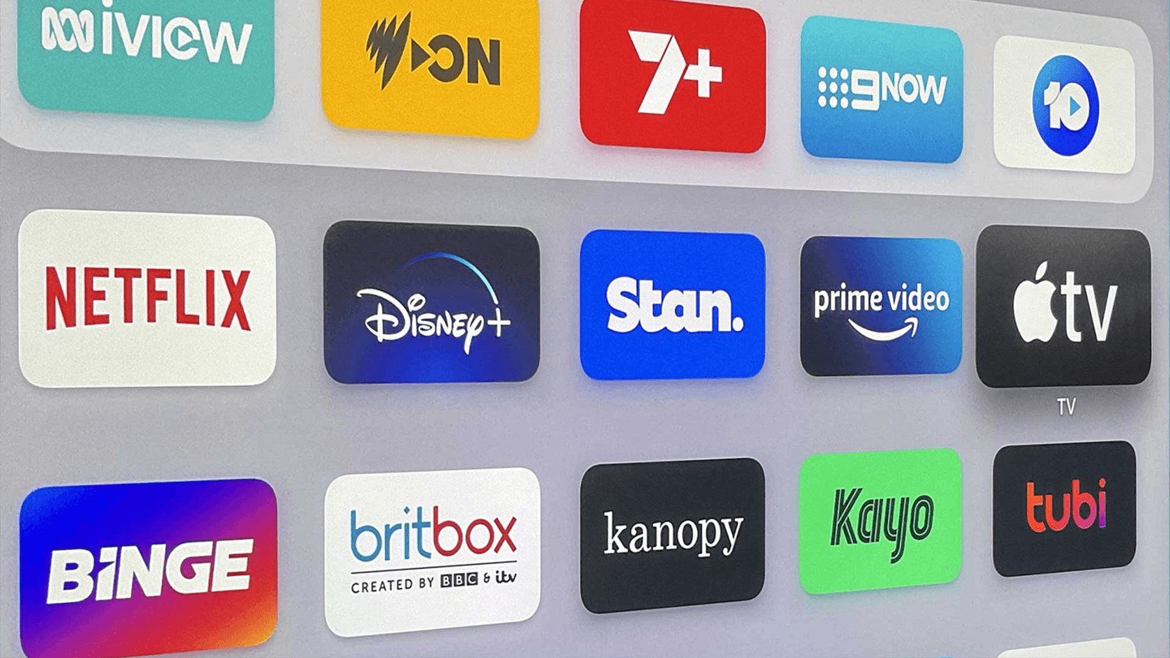 С какой картой лучше ехать за границу в 2026: гид без лишней романтики